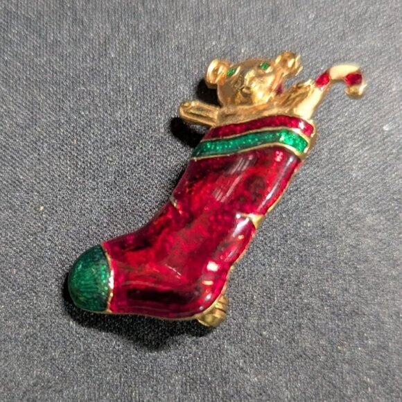 Vintage Christmas Bear In Stocking Red & Green Enamel Gold-Tone Brooch Pin - Picture 1 of 6